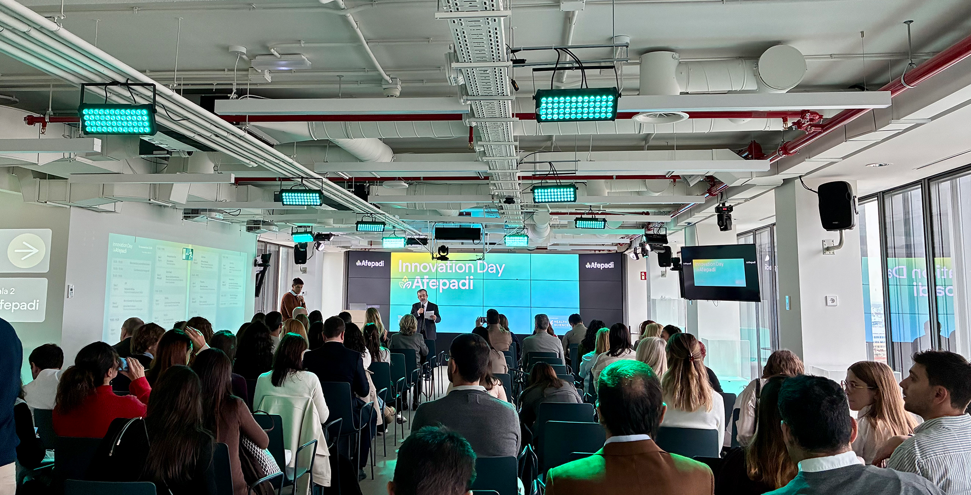 Sesión inaugural en la Sala Ágora del Innovation Day Afepadi 2025